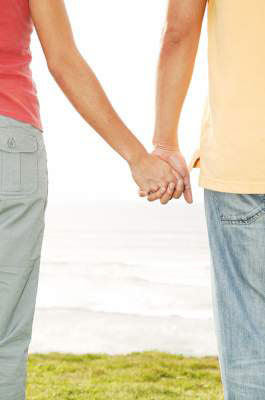 نقره لتكبير أو تصغير الصورة ونقرتين لعرض الصورة في صفحة مستقلة بحجمها الطبيعي