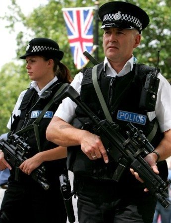 [armed_uk_police[1].jpg]