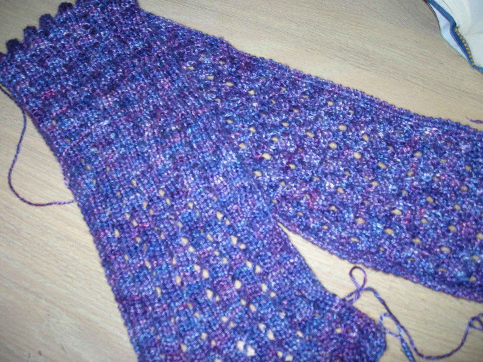 [Knitted+Scarf+003.jpg]