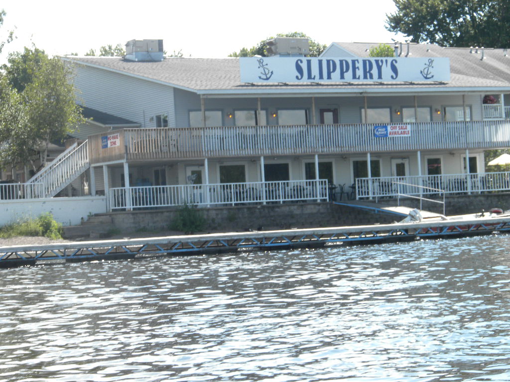 Houseboating Excursions in the Mississippi River Valley July 2010