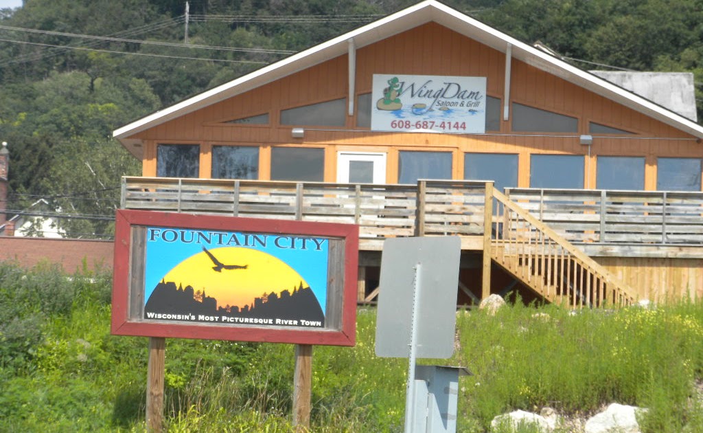 Houseboating Excursions in the Mississippi River Valley Cruise to