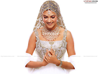 Desktop Wallpaper Image Sushmita Sen looking like perfect Indian 