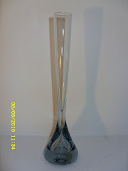 WHITEFRIARS ARCTIC BLUE TEARDROP VASE 9566