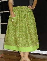 [MEWSlong+green+retro+with+green+trim+web+Model.JPG]