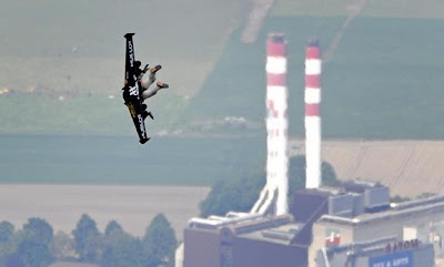 Man Flies Like A Bird Over The Alps With Jet-Propelled Wings (3) 2