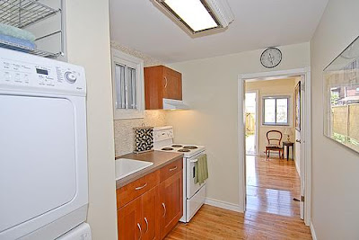 The Little House - Toronto's Smallest House (6) 4