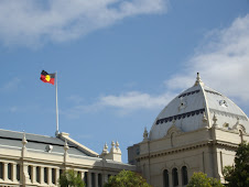 De Aboriginal-vlag bij het Melbourne Museum