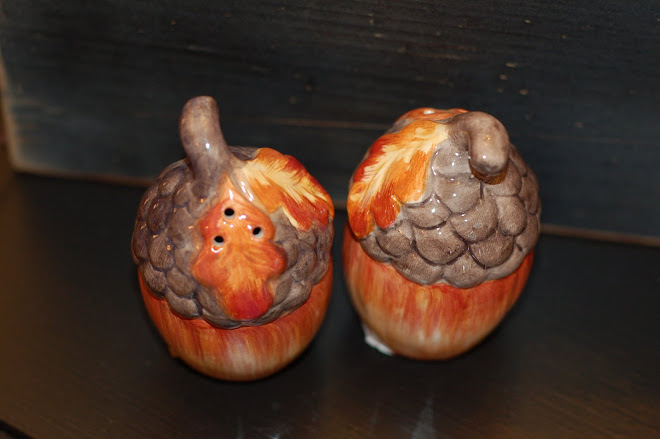 Acorn salt and pepper shakers