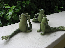 Yoga frogs!  Sooo cute!