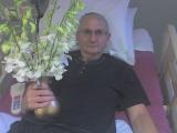 [dad+with+jens+flowers.jpg]
