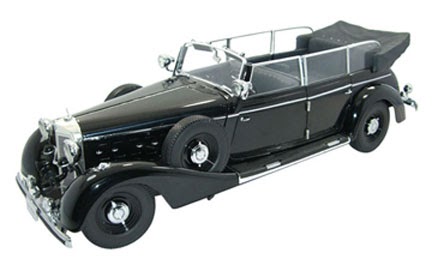 Diecast Toy Car: SIGNATURE MODELS 1/18 MERCEDES BENZ 770K PULLMAN