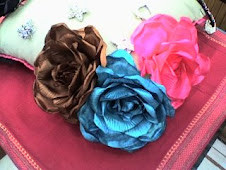 rOSAS EN TODOS LOS COLORES PARA BROCHES DE SOLAPA Y COLETEROS EN TODOS LOS COLORES