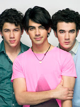 Jonas Brothers (L)