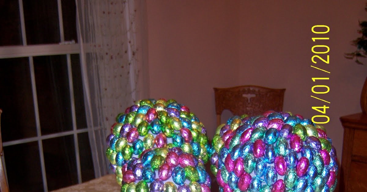 Sanders on the Pike Chocolate Egg Topiary