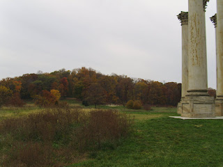 back view of the Capitol columns