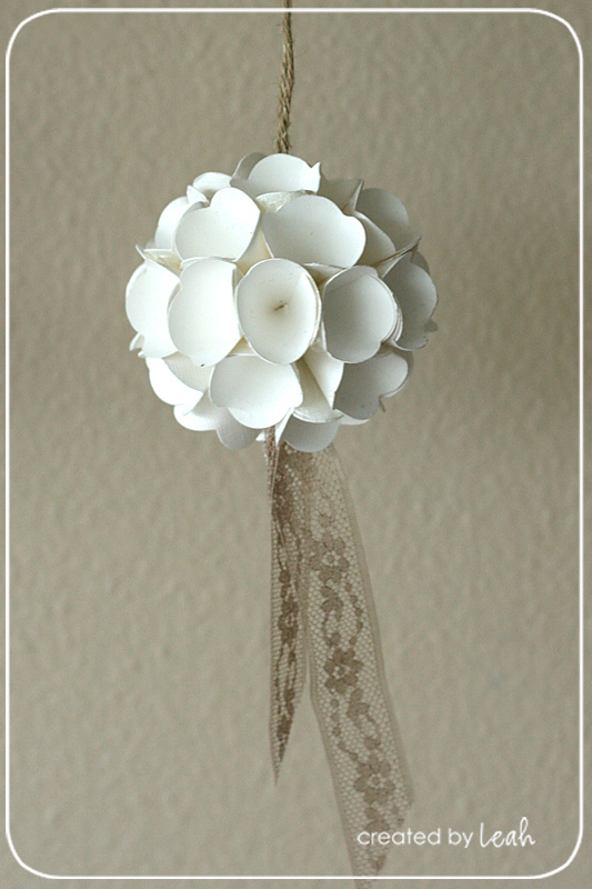 A Musing to Create paper ornament diy