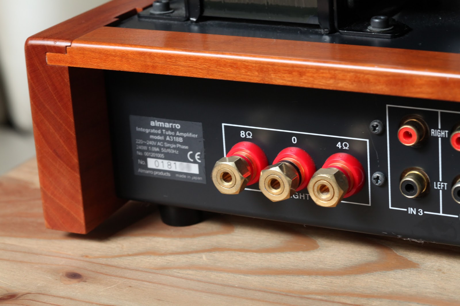 Analog audio amplifier picture