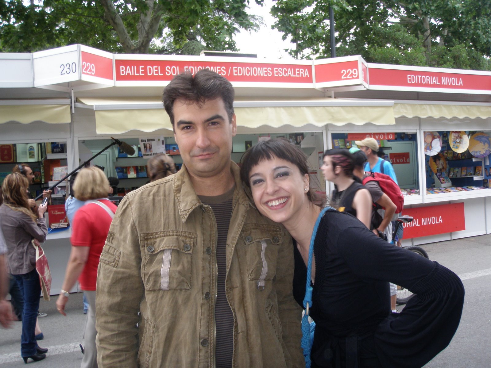 [Feria+del+libro+de+Madrid+2009002.jpg]