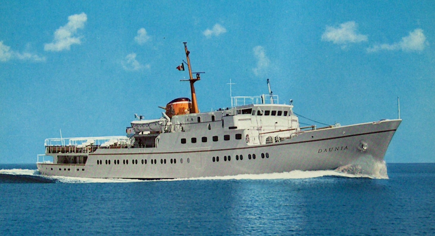 ADRIATICA di Navigazione SpA Venezia cartolina ufficiale M/n DAUNIA