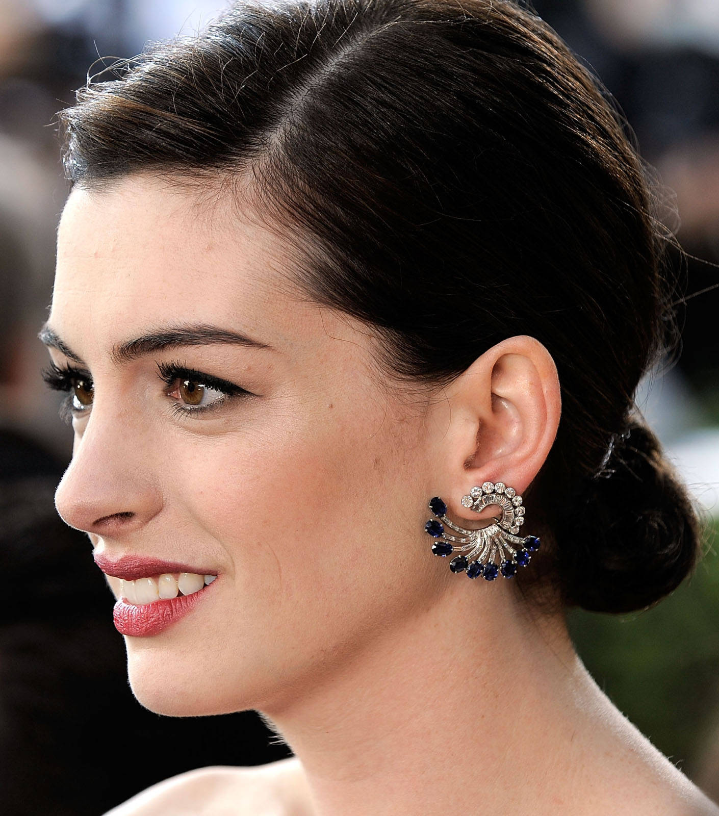 http://1.bp.blogspot.com/_OLfBlPb-Axk/TSzhpxiFCzI/AAAAAAAAGNk/cVeULZx26X8/s1600/anne-hathaway-golden-globes.jpg