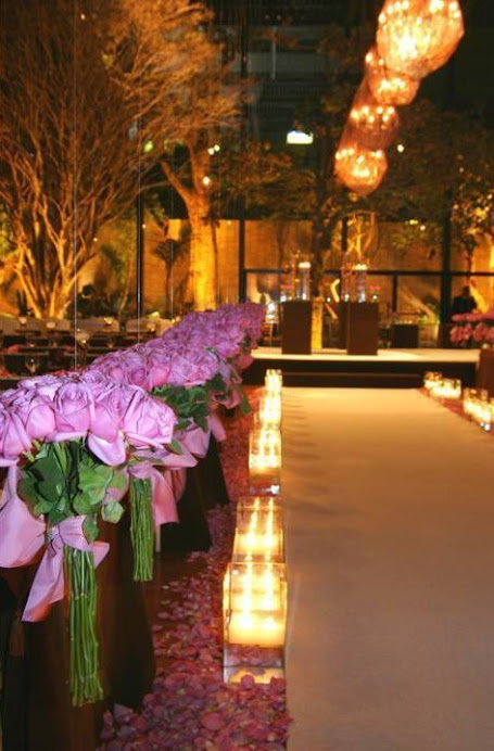 Decoração da igreja com rosas liláses 1