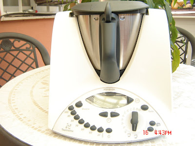 TENTACIONES VARIAS: MI AYUDANTE EN LA COCINA