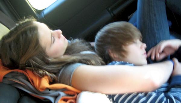 +and+justin+ieber+kissing; people kissing on the lips. +and+justin+ieber+kissing;