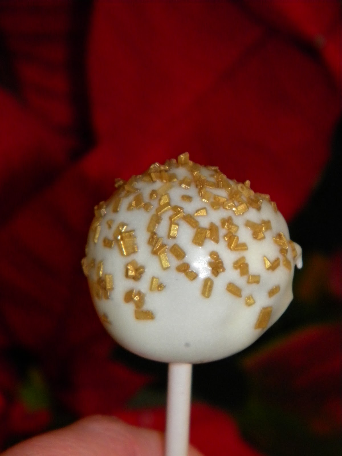 Cakes Before Me: Christmas Cake Pops