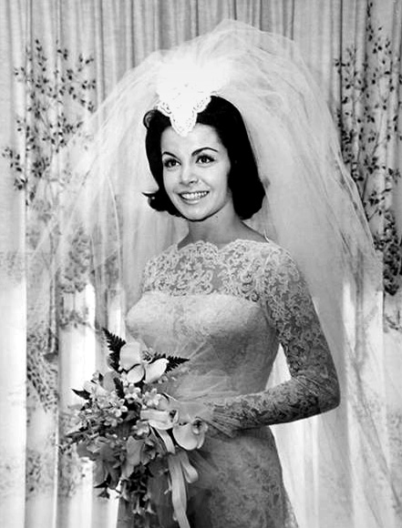 [AnnetteFunicelloBridal.jpg]