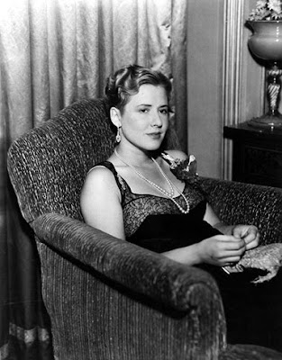 Mae Clarke