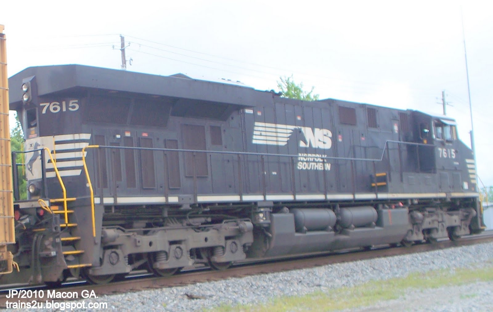 Images de nombres - Page 4 NS+7615+ES-40DC+Locomotive+Train+Engine+end,+Norfolk+Southern+Railroad,Brosnan+Rail+Yards+Macon+GA
