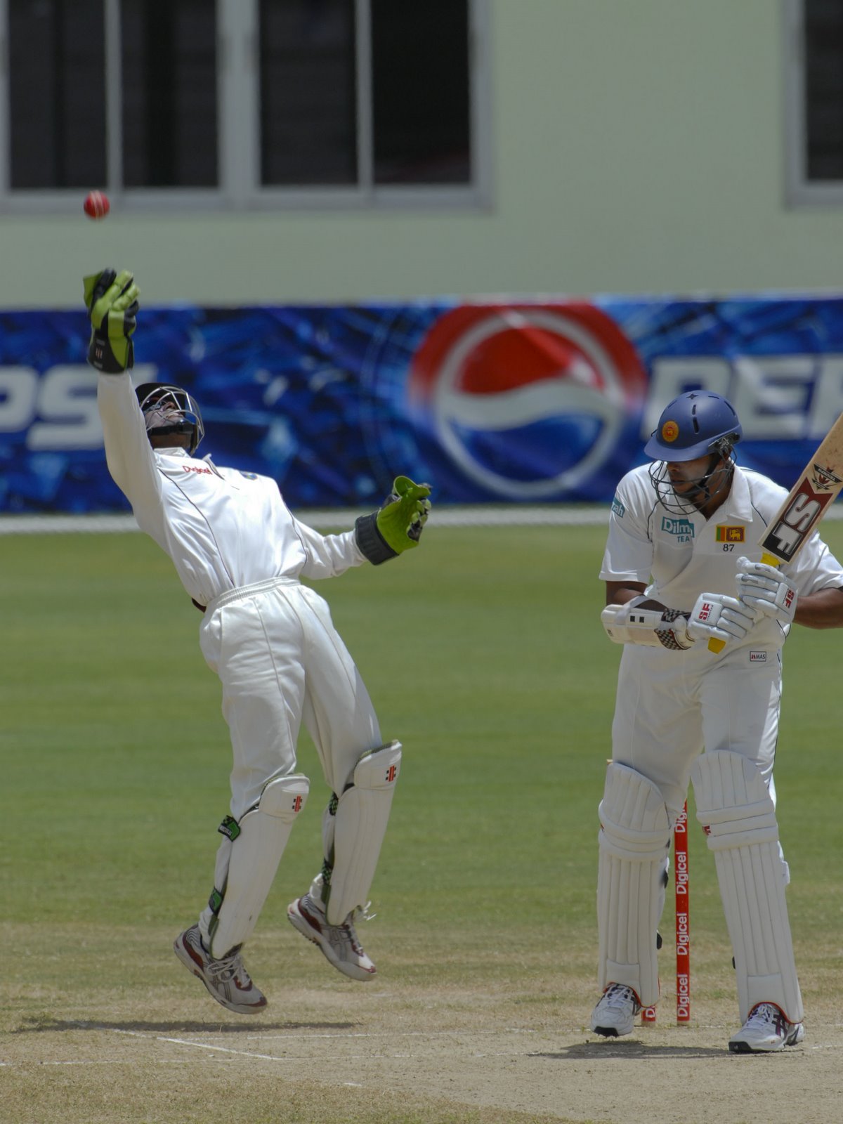 [Denesh+Ramdin+snaps+up+Michael+Vandort.jpg]