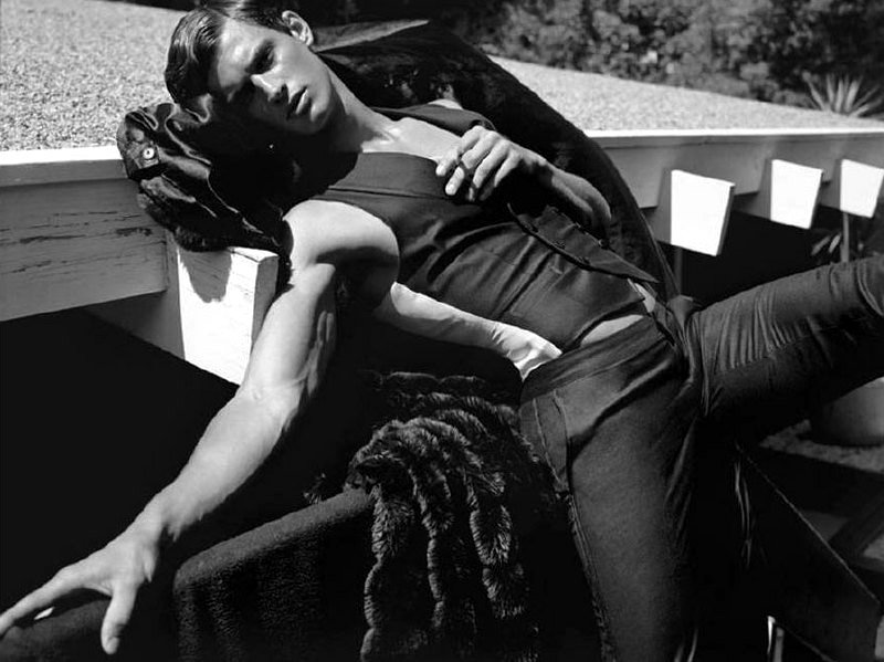 [Garrett+Neff+by+Tony+Duran+00.JPG]