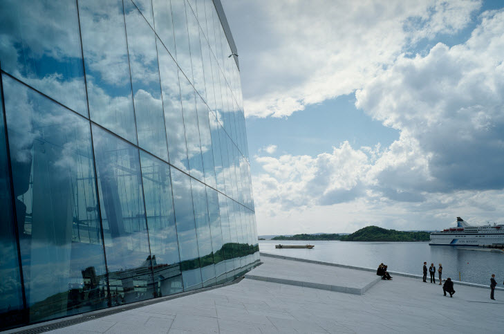 [Operahouse+in+Oslo+by+Snohetta+03.jpg]
