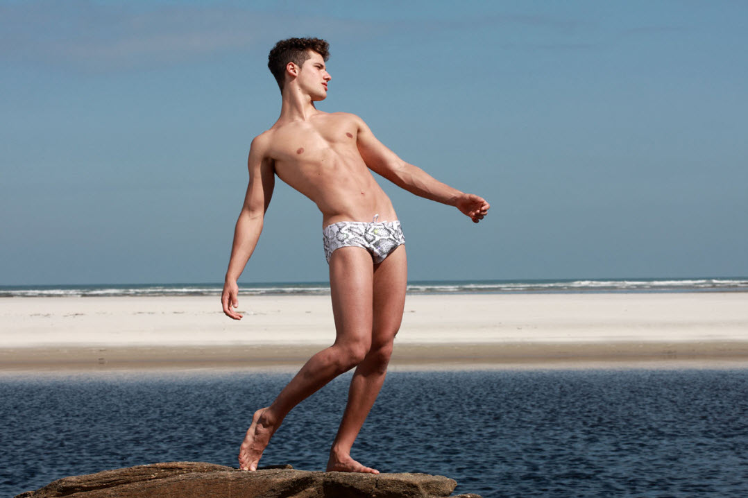 [Butch+Spring+Summer+2010+14.jpg]