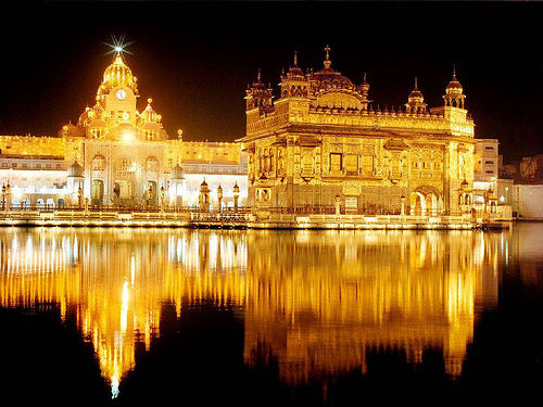 http://1.bp.blogspot.com/_Oeuzs-1w68c/TRLrG5LfRNI/AAAAAAAACTI/kXUvF4DtTv8/s640/amritsar-golden-temple.jpg