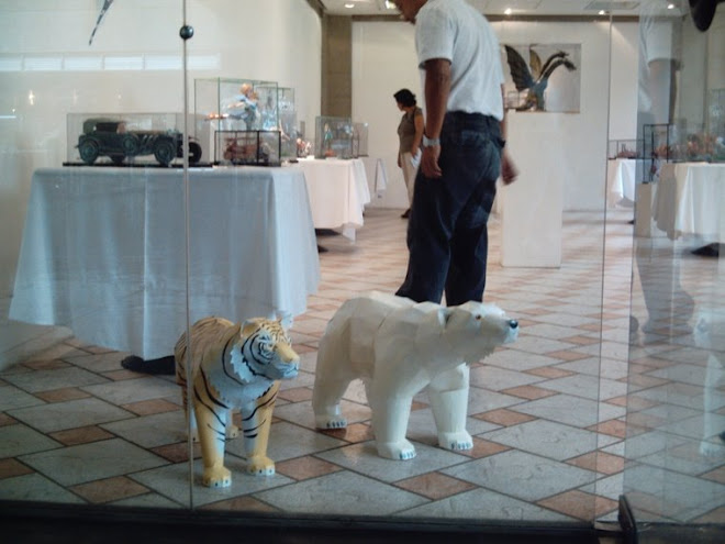 Urso Polar e Tigre (filhotes)