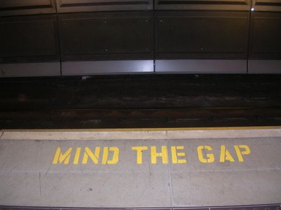 [mind-the-gap-london-tube-741746.jpg]