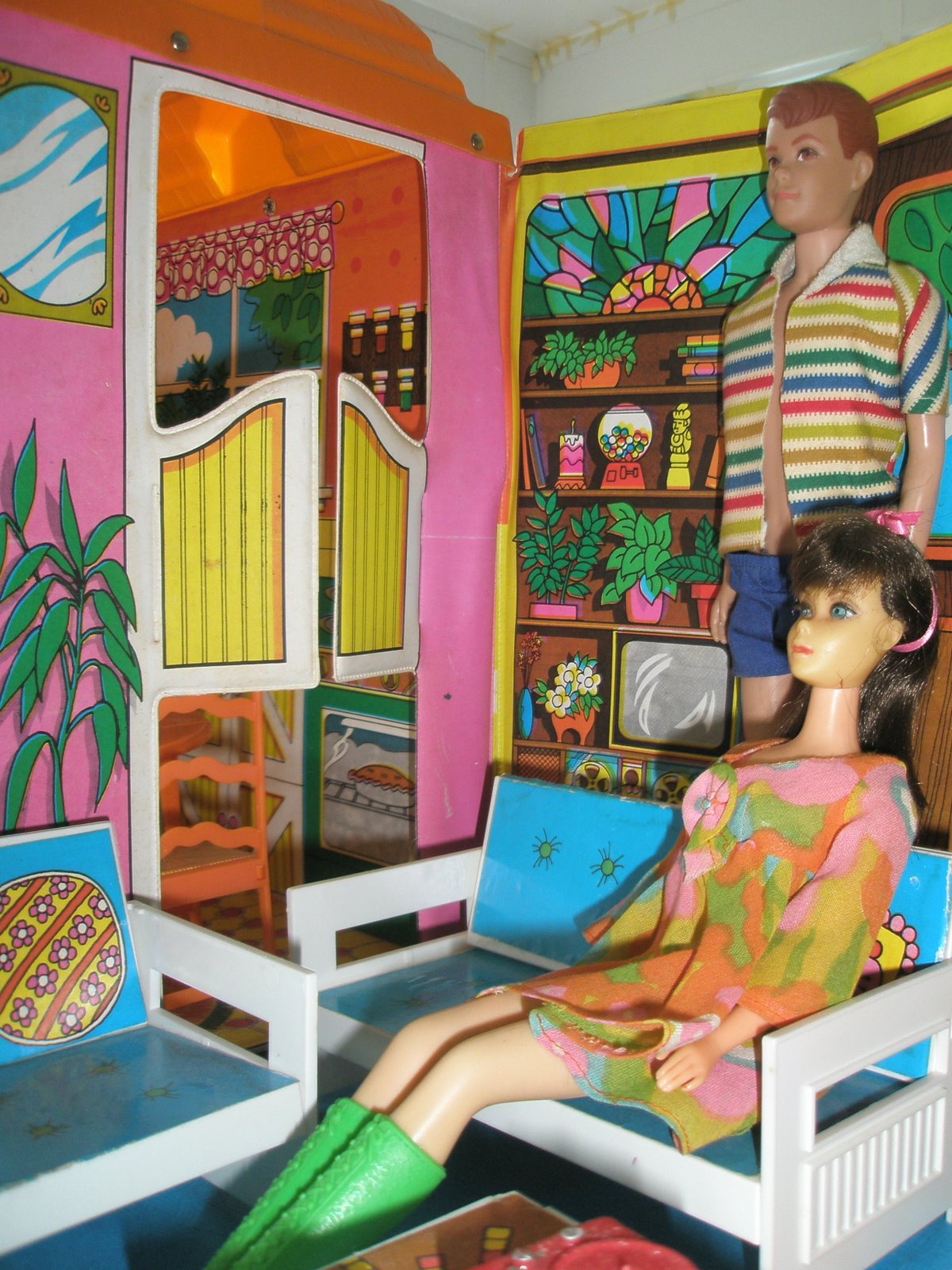 [8-12+barbie+wednesdays009.JPG]