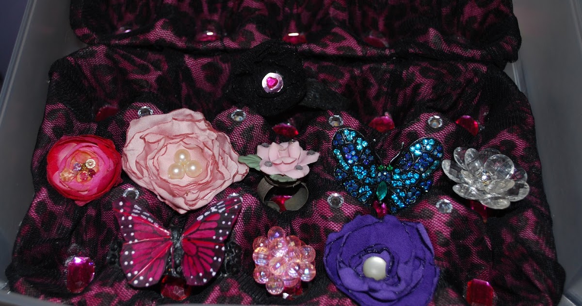 Blogging Day 118 DIY Egg Carton Ring Organizer