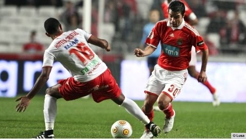 [Benfica-ULeiria_LS_3-2-2010.jpg]