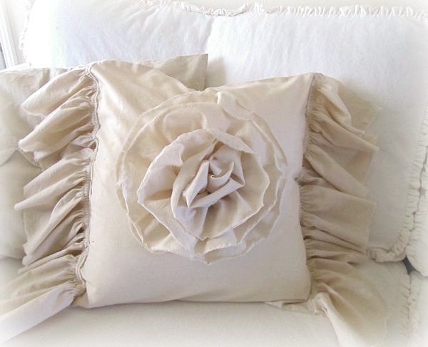 Ruffled Muslin Pillow Tutorial