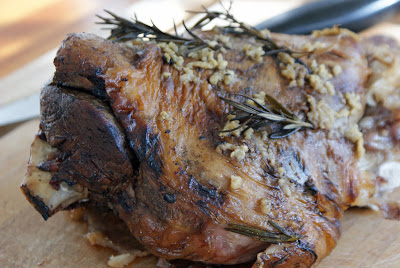 Leg of Lamb in the Slow Cooker with Garlic and Rosemary Leg+of+Lamb+Slow+Cooker Leg of Lamb in the Slow Cooker with Garlic and Rosemary
