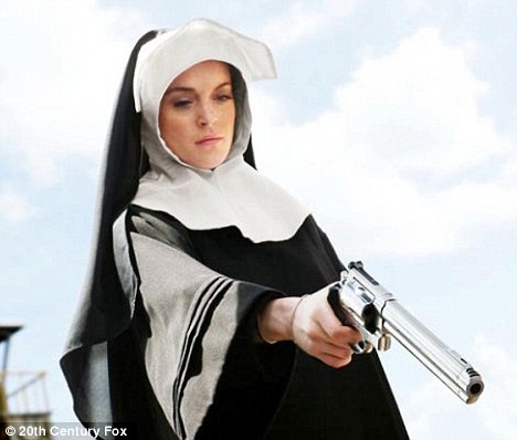 lindsay lohan machete screencaps. Controversial: Lindsay Lohan