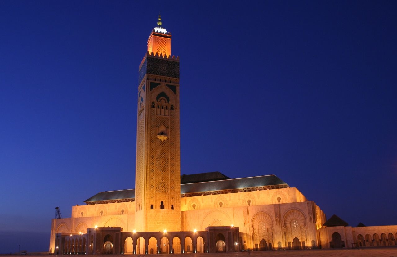 سجل دخولك بمعلم اثري او تاريخي من بلادك - صفحة 2 Hassan+II+Mosque+in+Casablanca+-+Morocco+%28night%29