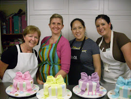 Bow cake workshop.