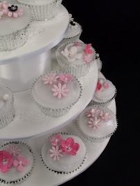 Wedding cupcake class.