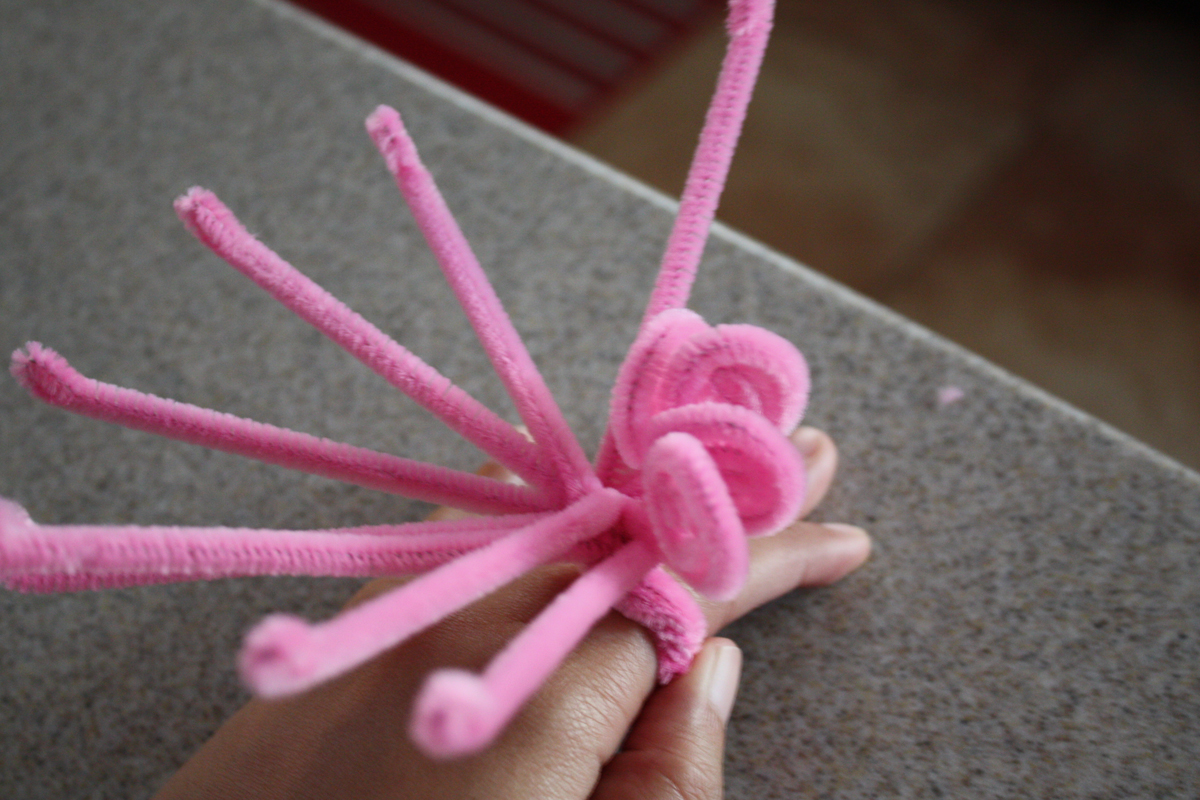 JaeBellz DIY Flower Ring Pipe Cleaners