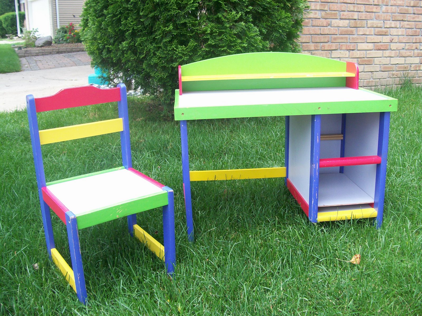 Serving Pink Lemonade Garage Sale Redo