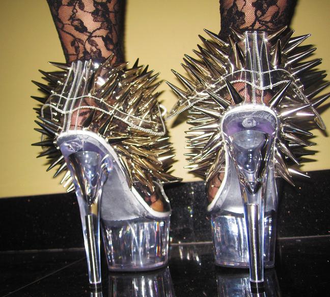 Nicki-Minaj-Versace-Dvea-Geometric-Heel-Satin-Sandals-2